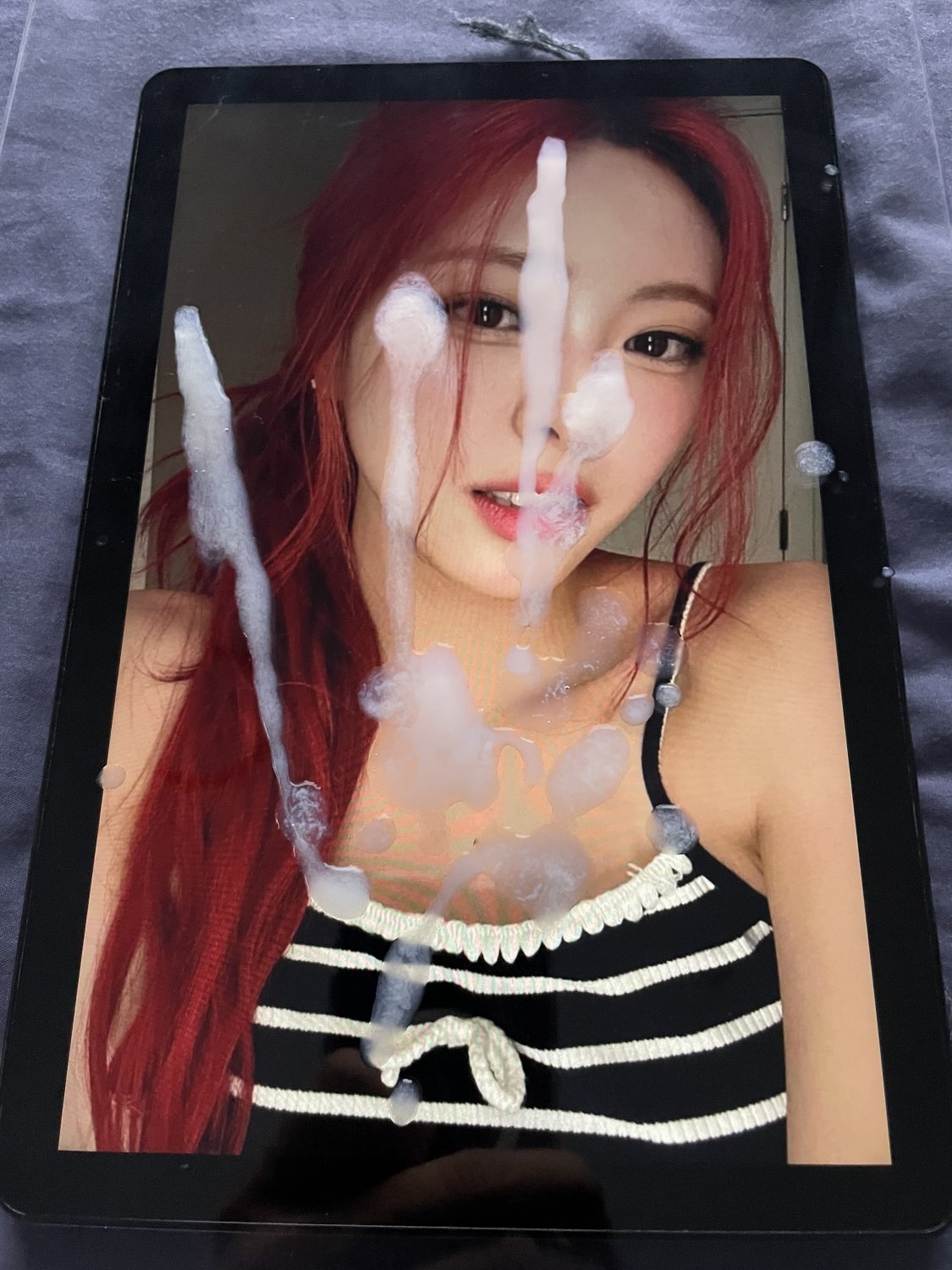 EsCNBozu Itzy Yuna Kpop Cum Tribute 03.jpg